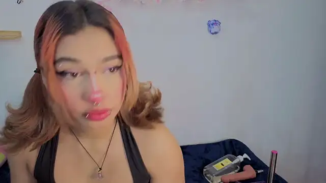 zoelight18 online show from November 2025 09:22:01 AM