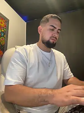 Yuber3 online show from October 2025 02:56:02 PM