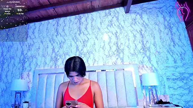 AlaiaMoretti online show from September 2025 05:44:01 AM