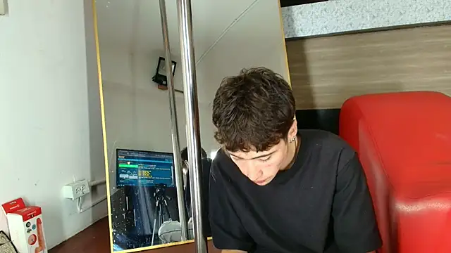  DantFox  online show from October 2025 08:17:02 PM