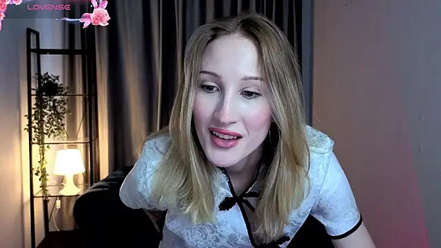 BiancaHelo online show from October 2025 02:26:01 PM