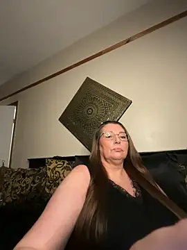 Snapshot of BuxomKitty_BBW chatting on February 2026 06:41:01 PM BuxomKitty BBW online show from February 2026 06:41:01 PM