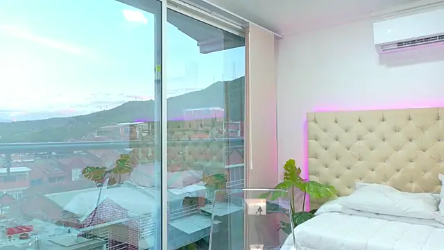 ZoehAngel online show from July 2026 11:18:02 PM