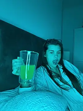 AlitaNova online show from November 2025 08:55:01 PM