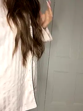 AlitaNova online show from November 2025 09:05:02 PM