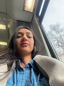 Ninabigtitied online show from November 2025 12:16:02 PM