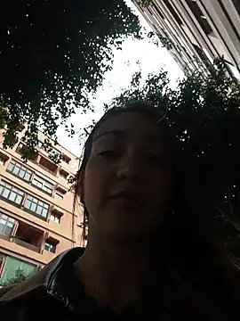 Ninabigtitied online show from December 2025 12:45:02 PM