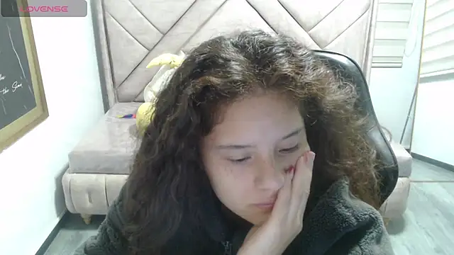 Velvet Moon V online show from January 2026 01:05:01 PM