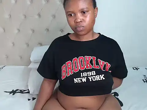 Snapshot of Lolly_Ramochele chatting on October 2025 08:29:01 PM Lolly Ramochele online show from October 2025 08:29:01 PM