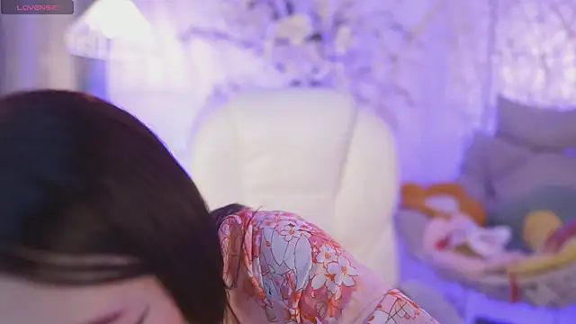 Snapshot of JadeSummerr chatting on September 2025 11:48:01 AM JadeSummerr online show from September 2025 11:48:01 AM