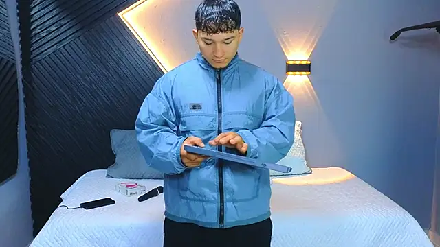 Horny nick18 online show from February 2026 12:02:02 PM