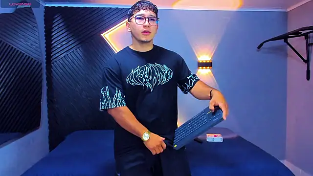 Horny nick18 online show from March 2026 11:39:02 AM