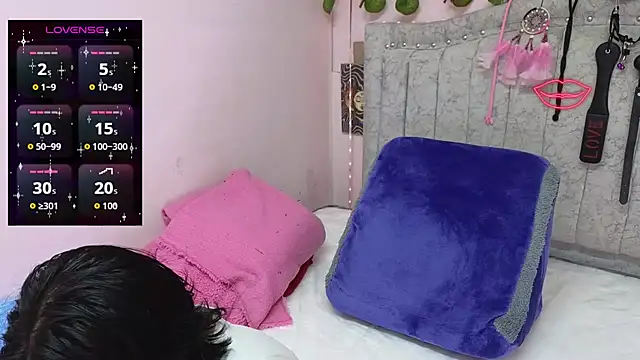 katalinathxandbritney1 online show from September 2025 09:15:02 PM