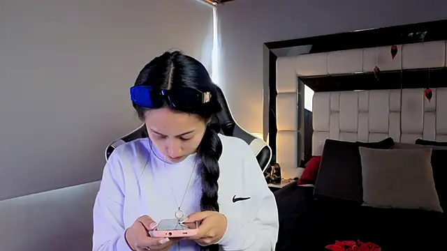 Adhara7 online show from February 2026 08:18:01 PM