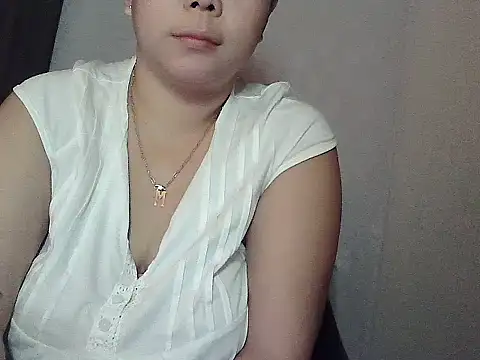 Snapshot of mimi15 chatting on August 2026 11:17:01 PM mimi15 online show from August 2026 11:17:01 PM
