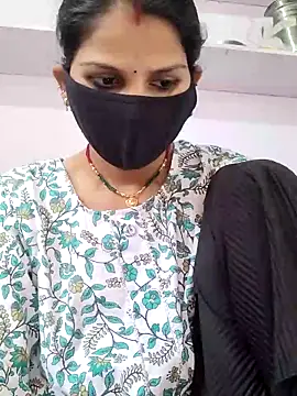 poojam93 online show from October 2025 02:53:01 AM