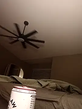 Snapshot of sarahkat86 chatting on October 2025 04:12:01 AM sarahkat86 online show from October 2025 04:12:01 AM