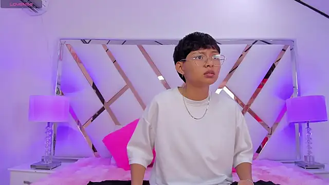 michell  petit  online show from September 2025 12:26:01 PM