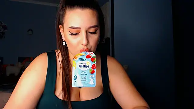 Snapshot of NikiWhite chatting on October 2025 09:11:01 PM NikiWhite online show from October 2025 09:11:01 PM