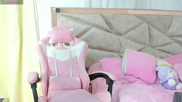 Snapshot of kendal_hot01 chatting on October 2025 02:30:02 PM kendal hot01 online show from October 2025 02:30:02 PM