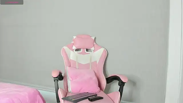 Snapshot of kendal_hot01 chatting on November 2025 11:53:01 AM kendal hot01 online show from November 2025 11:53:01 AM