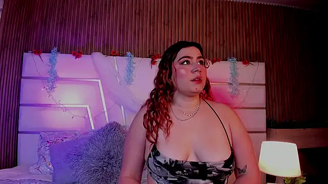 AdelaTaylor online show from September 2025 07:47:02 PM