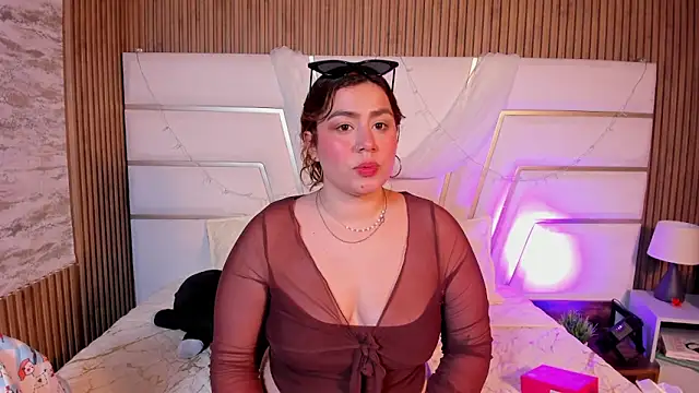 AdelaTaylor online show from October 2025 07:26:01 PM