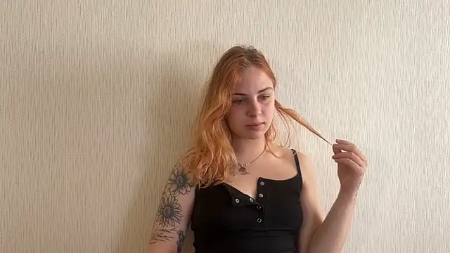 Snapshot of Alismoona chatting on May 2026 07:57:02 AM Alismoona online show from May 2026 07:57:02 AM
