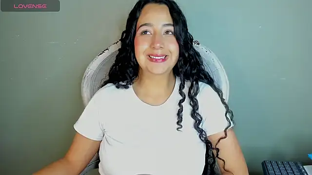 BellaSwwan online show from October 2025 10:22:02 PM