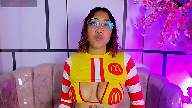 Olivejoness online show from October 2025 04:57:01 AM