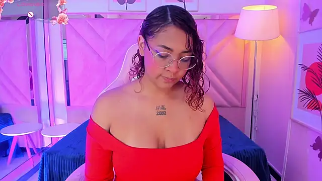 Olivejoness online show from December 2025 08:49:02 PM