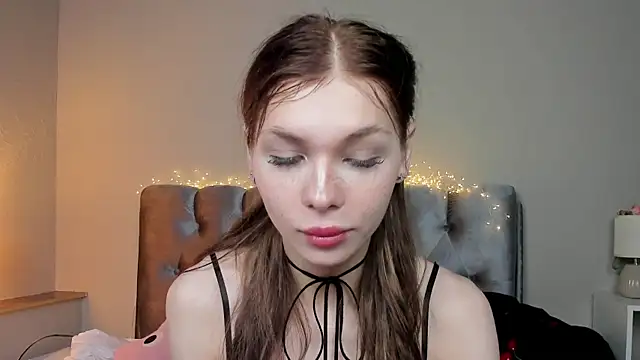 Blondy Fina online show from July 2026 05:47:01 AM