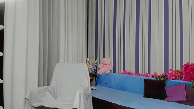 Snapshot of MilanaAlvis chatting on October 2025 01:12:01 PM MilanaAlvis online show from October 2025 01:12:01 PM