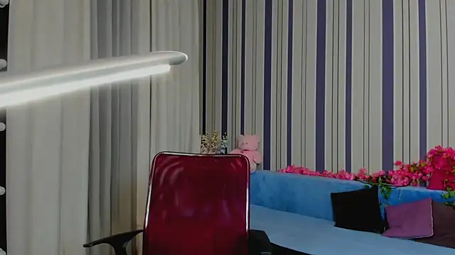 Snapshot of MilanaAlvis chatting on November 2025 01:24:03 PM MilanaAlvis online show from November 2025 01:24:03 PM