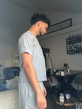 Gipsyboysteve online show from April 2026 06:28:02 AM