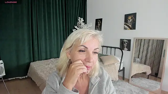 LiliaMoons online show from October 2025 11:32:02 AM