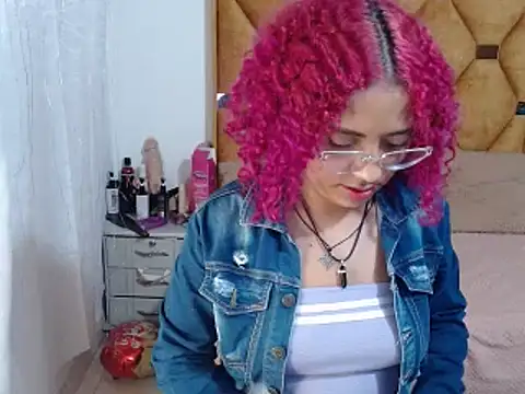 CATTALINAHOT online show from April 2026 03:40:02 AM