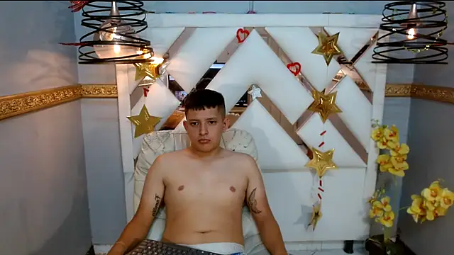 AdrianLewis  online show from September 2025 02:00:01 PM