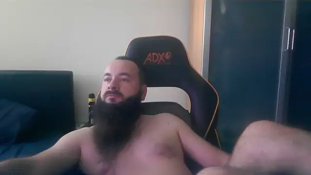 Snapshot of LondonMan1988 chatting on October 2025 08:09:01 AM LondonMan1988 online show from October 2025 08:09:01 AM