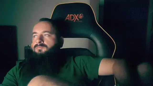 Snapshot of LondonMan1988 chatting on October 2025 06:52:02 PM LondonMan1988 online show from October 2025 06:52:02 PM