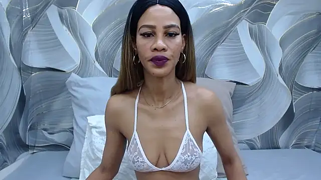Snapshot of GlowGoddessxx chatting on May 2026 07:57:02 AM GlowGoddessxx online show from May 2026 07:57:02 AM
