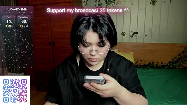 Snapshot of Alisa_Monroe chatting on October 2025 02:23:02 AM Alisa Monroe online show from October 2025 02:23:02 AM