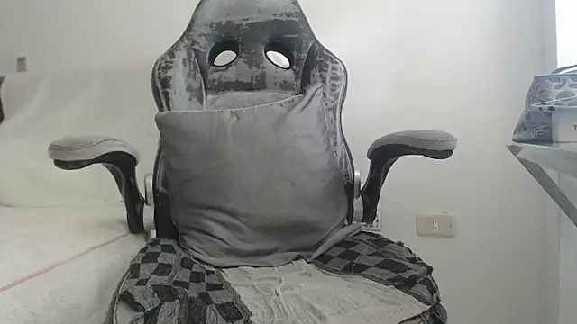 mia duvall online show from December 2024 06:06:01 PM