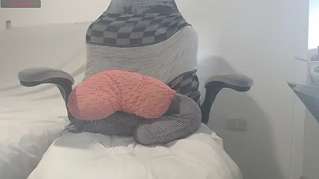 mia duvall online show from February 2026 03:15:02 PM