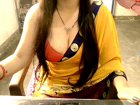 Snapshot of RIYA_SOOD chatting on October 2025 07:19:02 AM RIYA SOOD online show from October 2025 07:19:02 AM