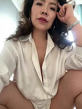 anna yngs online show from July 2026 07:11:02 AM