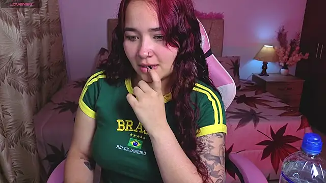 Snapshot of Leakitten chatting on November 2025 08:30:02 PM Leakitten online show from November 2025 08:30:02 PM