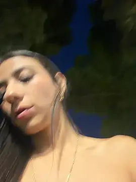 Snapshot of -juicy_ chatting on May 2026 11:32:02 PM -juicy online show from May 2026 11:32:02 PM