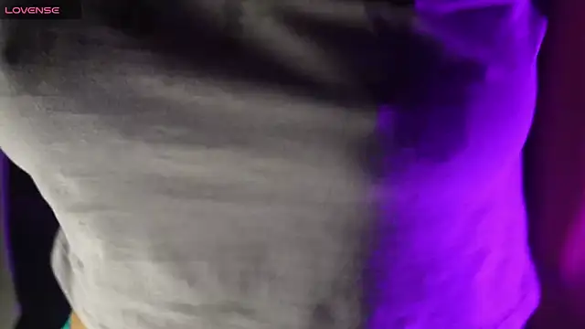 Snapshot of NidhiChandra chatting on November 2025 11:10:01 AM NidhiChandra online show from November 2025 11:10:01 AM