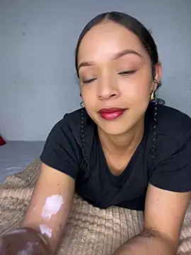 Yasmin777  online show from December 2025 11:56:01 PM